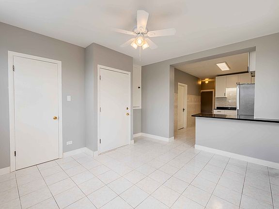 5th image of 7041 W Addison St #2R