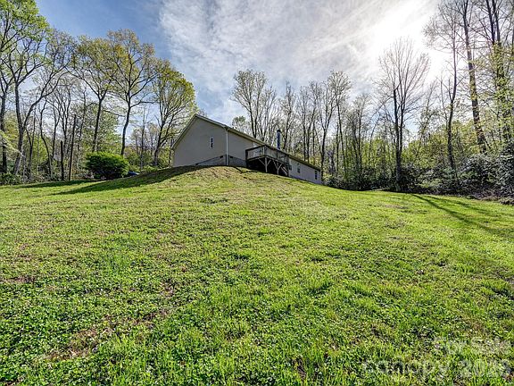 2nd image of 119 Laurel Haven Rd