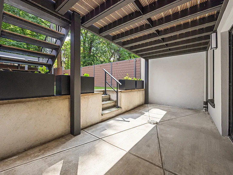 407 Adelphi St #1 — Photo 17
