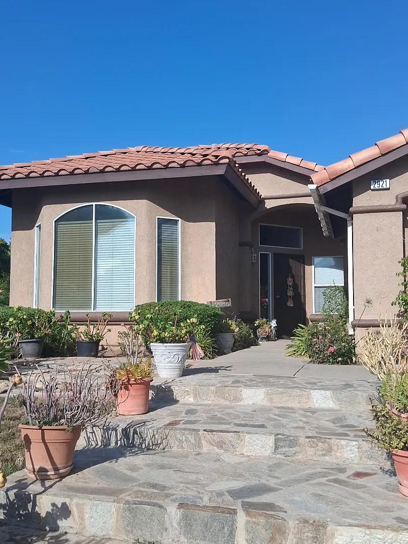 Vista Del Monte Way, Corona — Photo 1