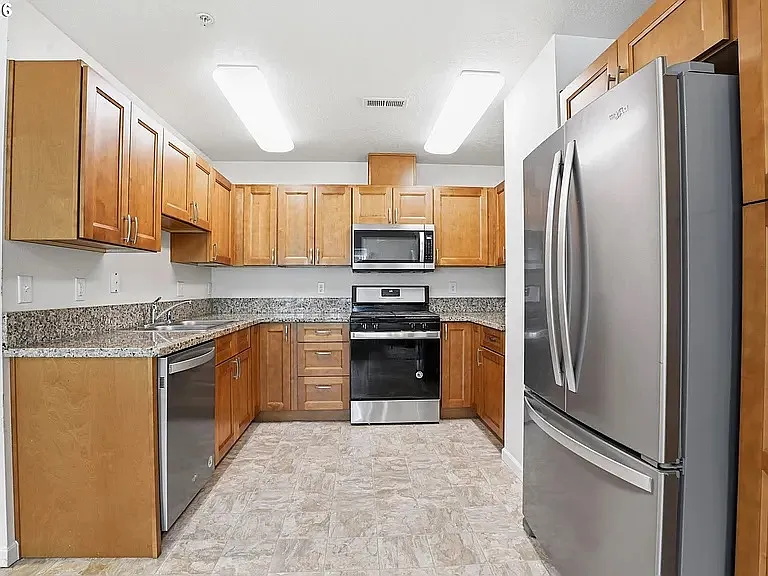 427 Harris Ln — Photo 10