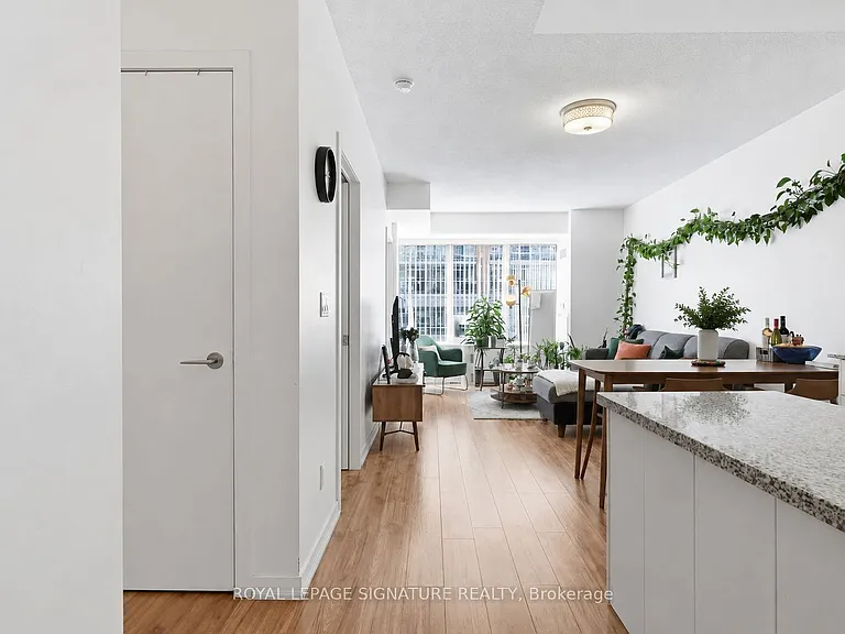 59 E Liberty St #905 — Photo 2