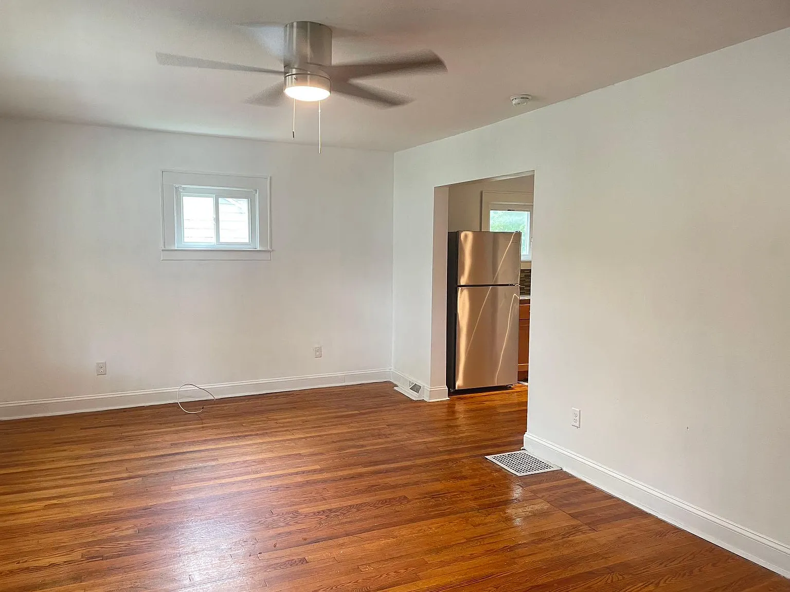 3 bed, 1144 sqft, $1,600 — Photo 3
