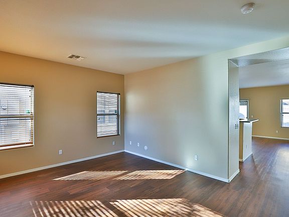 5th image of 18514 W Mariposa Dr