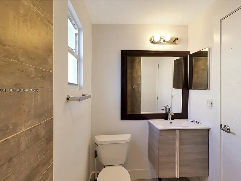 10710 SW 43rd Ln #1 — Photo 5