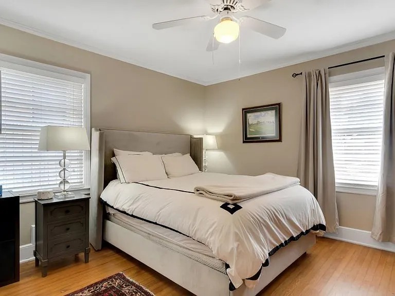 147 Lindbergh Dr NE — Photo 2