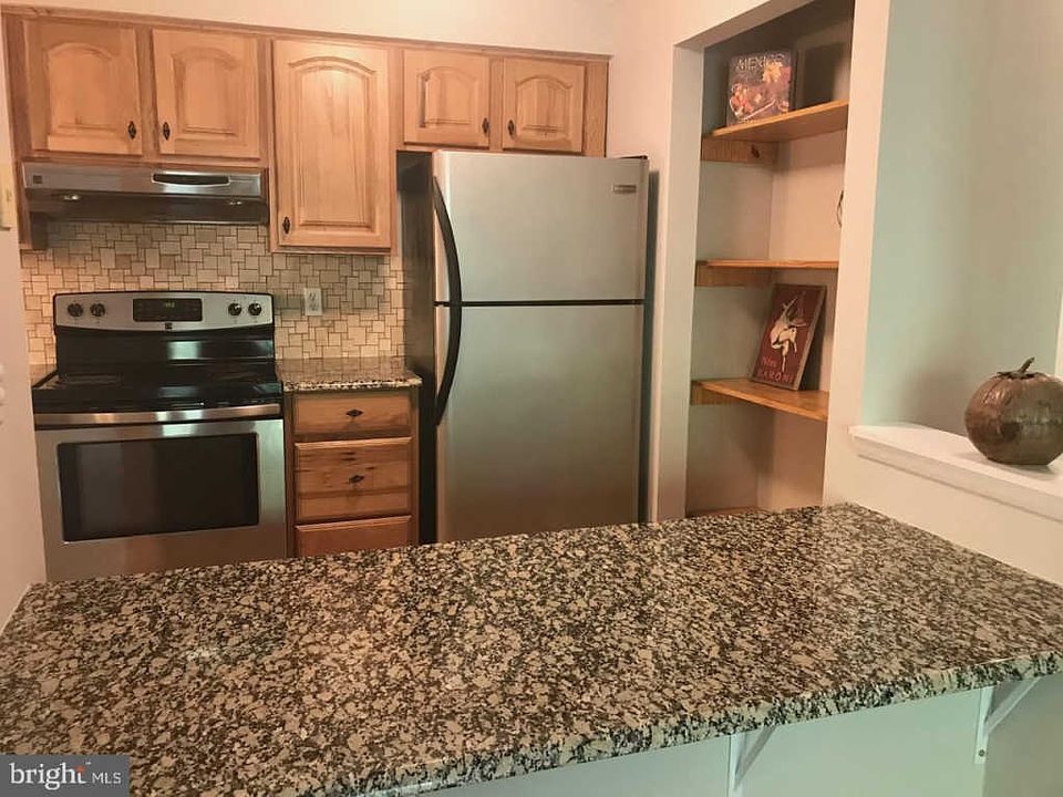 1st image of 3503 Wedgewood Ct APT E