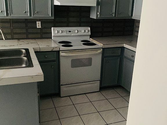 3rd image of 2809 N 31st St APT D