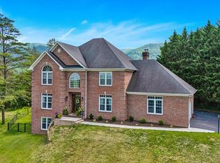 7016 Hollyberry Rd, Roanoke, VA 24018
