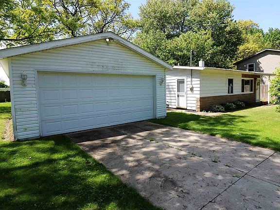 3rd image of 27688 Midland Dr