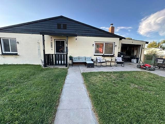 1st image of 122 Juniper St