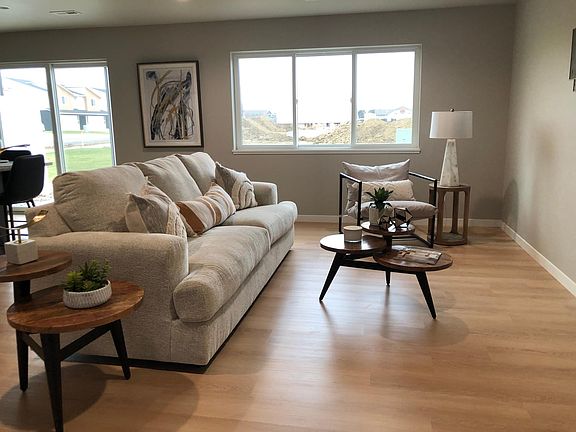 4th image of 539 Harper Cir