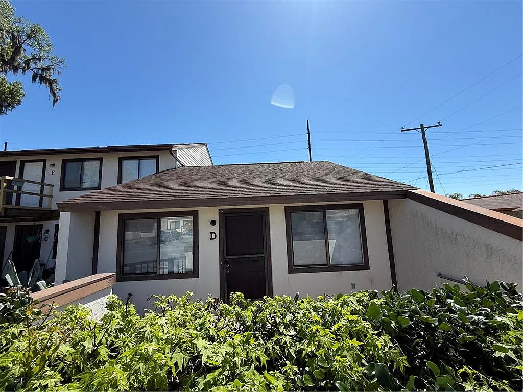 1 bed, 1.0 bath, 650 sqft, $1,050 — Photo 2