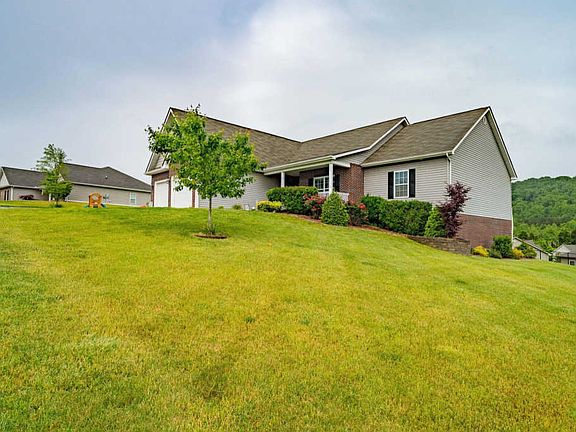 2nd image of 2009 Falling Leaf Dr