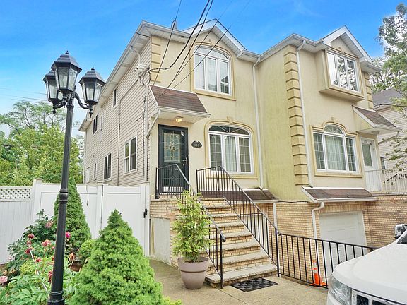 2nd image of 165 Ainsworth Ave