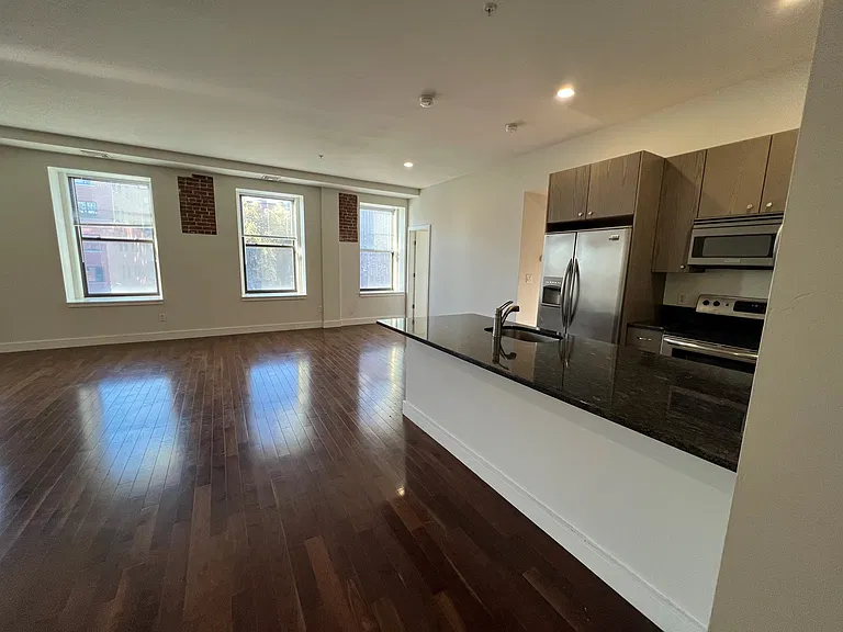 460A Harrison Ave #201 — Photo 3