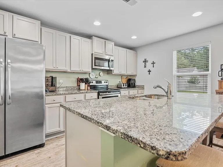 4 Gardenia Dr — Photo 6