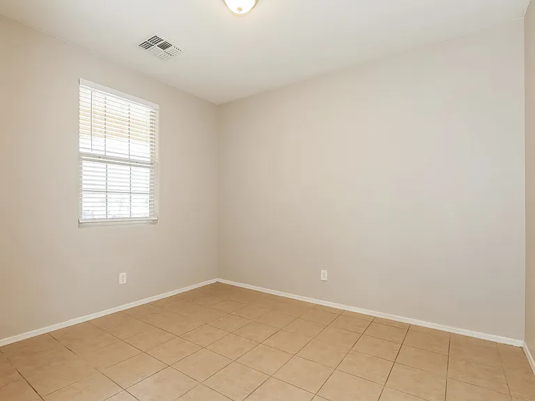 7333 W Saint Catherine Ave — Photo 12