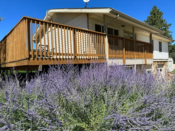 3 Cactus St, Pine Haven, WY 82721