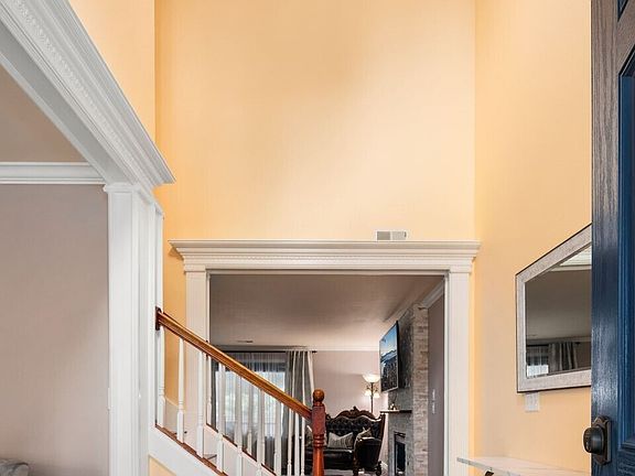 3rd image of 5026 S Mullen Street