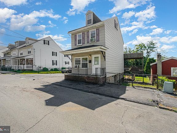 2nd image of 1026 W Coal St