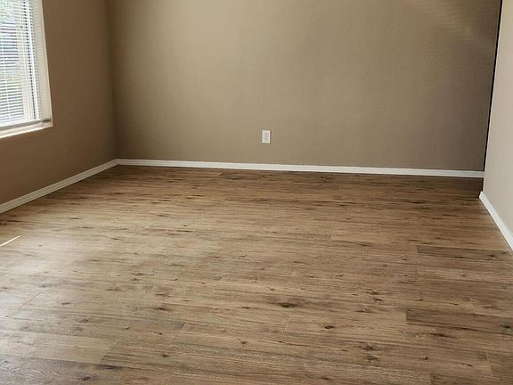2nd image of 2701 Kentucky St NE
