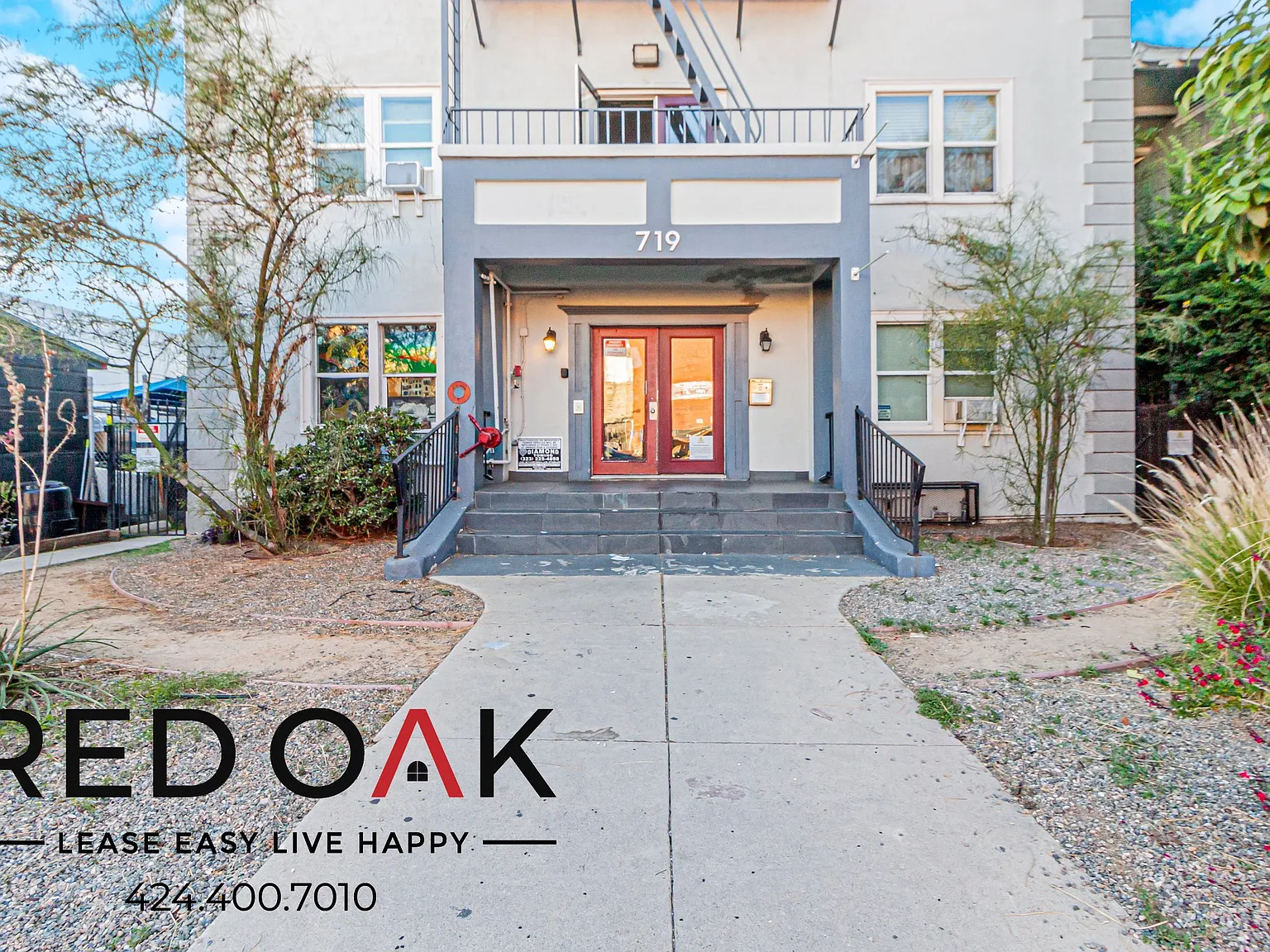 Modern Studio with Stainless Steel Appliances and Open Floor Plan ~ In East Hollywood! — Photo 2