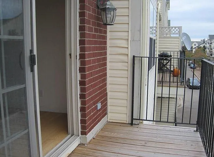 3202 Camden Dr — Photo 2