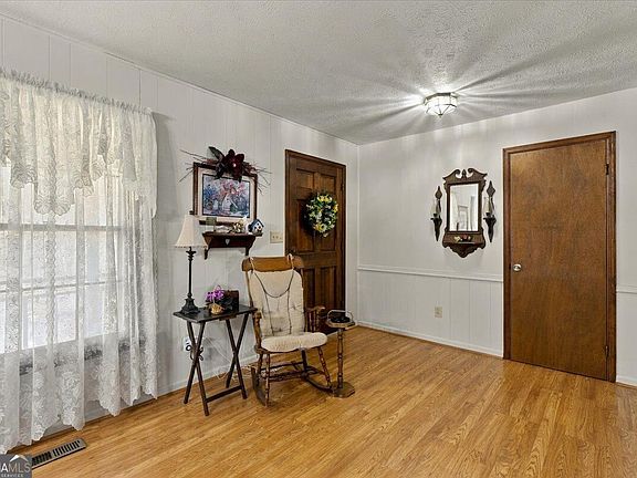 4th image of 3007 Dames Ferry Rd