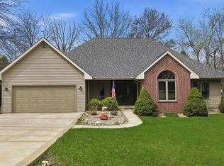 307 Portage Ln, Dixon, IL 61021