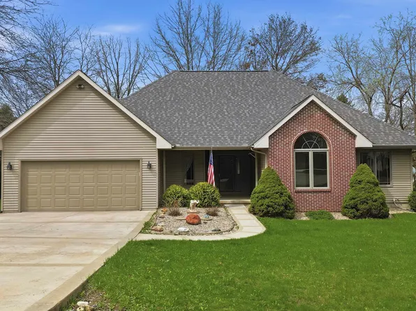 307 Portage Ln, Dixon, IL 61021