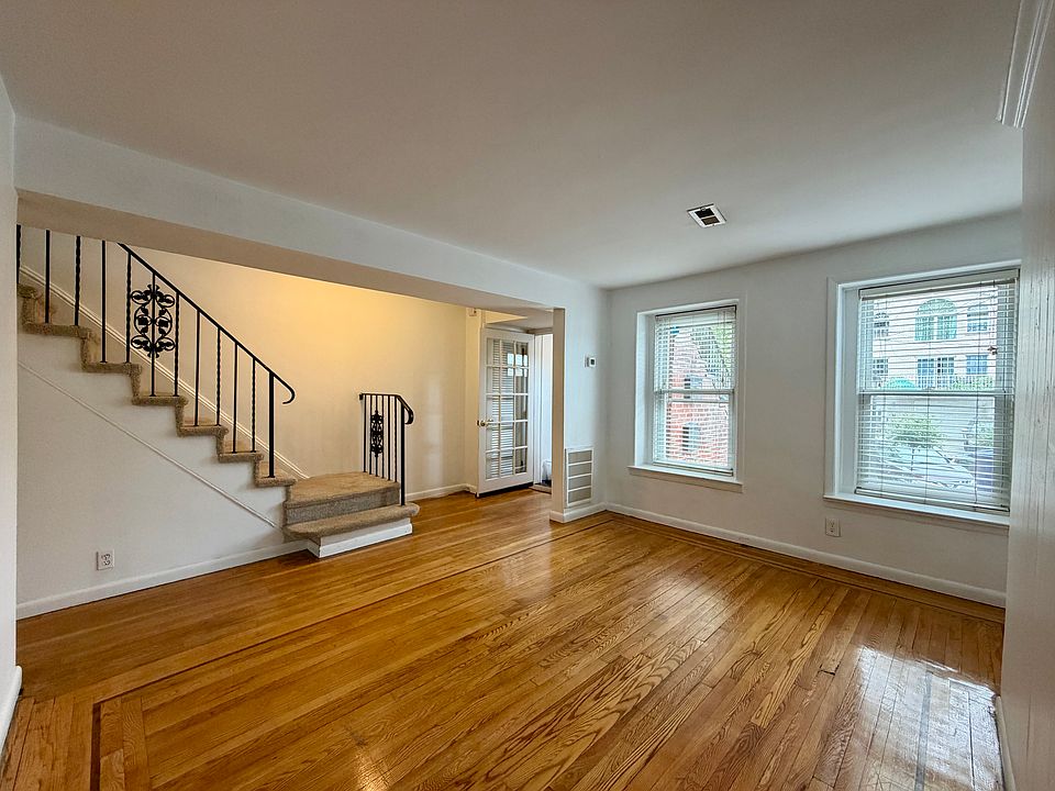 1st image of 7 Whitman Ave #1