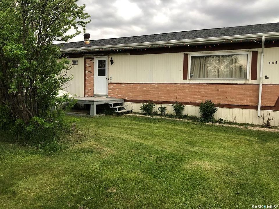 1st image of 404 Stanley St
