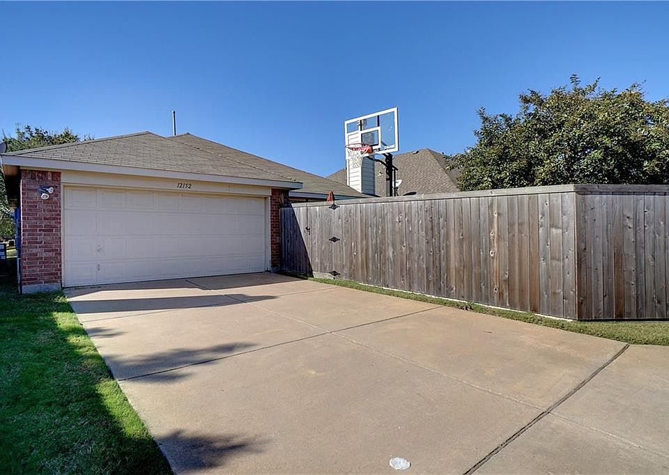 2nd image of 12152 Hawk Creek Dr