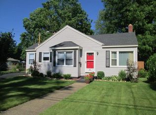 415 N Douglas Ave, Three Rivers, MI 49093