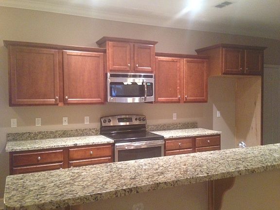 5th image of 17 Covington Cir