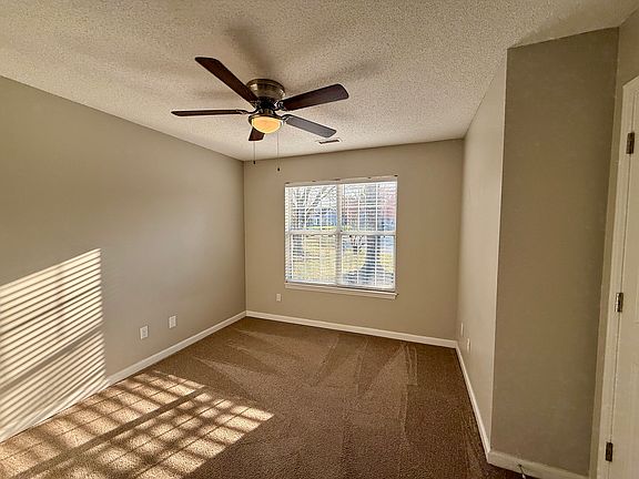 5th image of 142 Green Dragon Ct