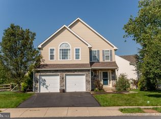 1200 Spring Meadow Dr, Quakertown, PA 18951