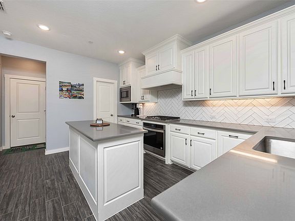 5th image of 631 Cobblestone Ln