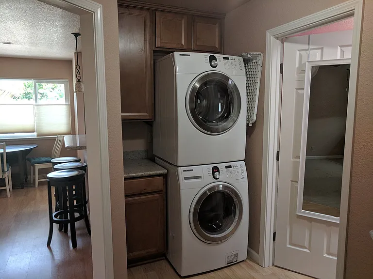 565 Smalley Ave — Photo 9