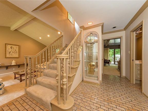 2nd image of 32875 Burlwood Dr