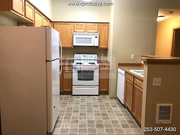 4th image of 10007 186th St E Unit 134