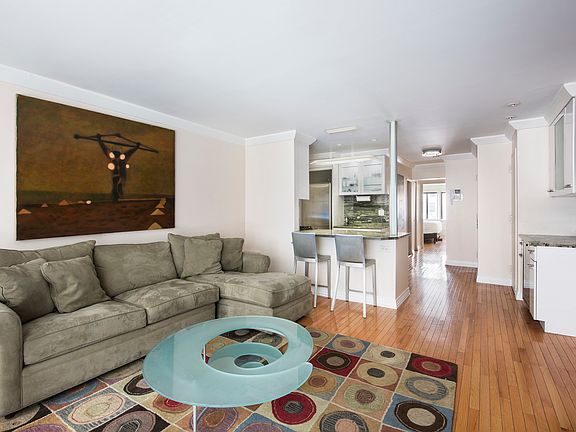 3rd image of 164 Bank St APT 5A