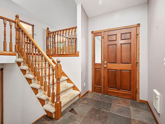 5th image of 1021 W River St