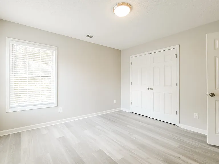 802 Pinder Point Ct — Photo 15