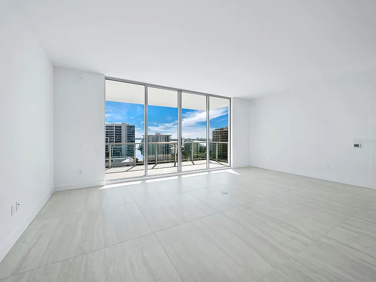 301 Quay Cmns #1409 — Photo 4
