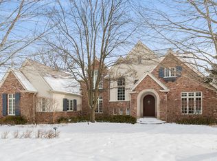 1855 S James Ct N, Lake Forest, IL