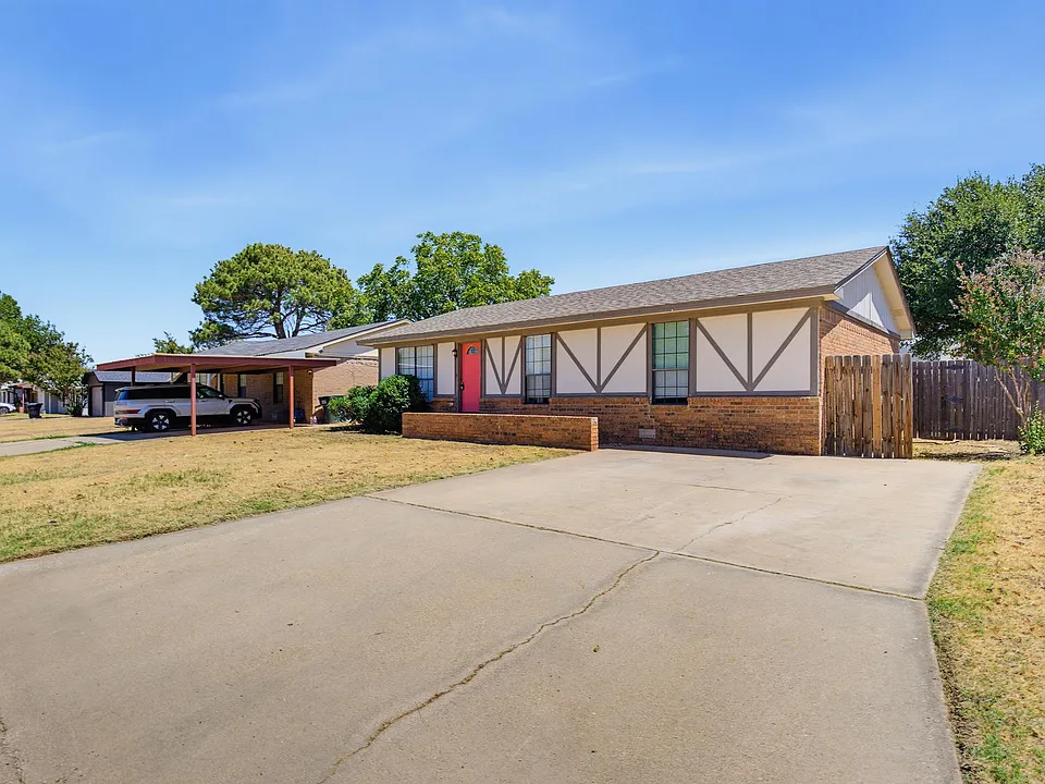 3665 Trinity Ln