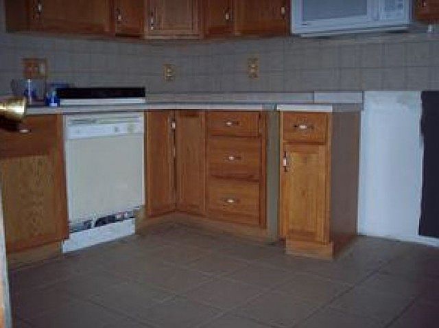 2nd image of 130 Cedar Ave N