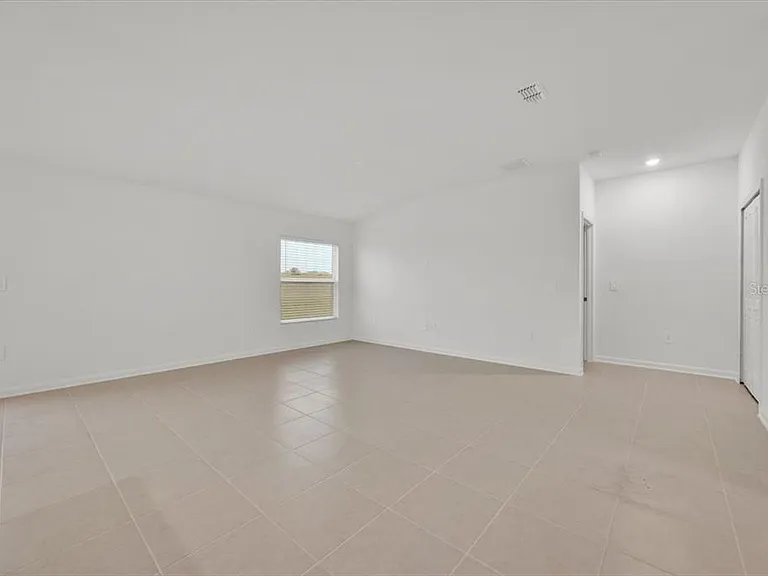 2398 McKinley Dr — Photo 15